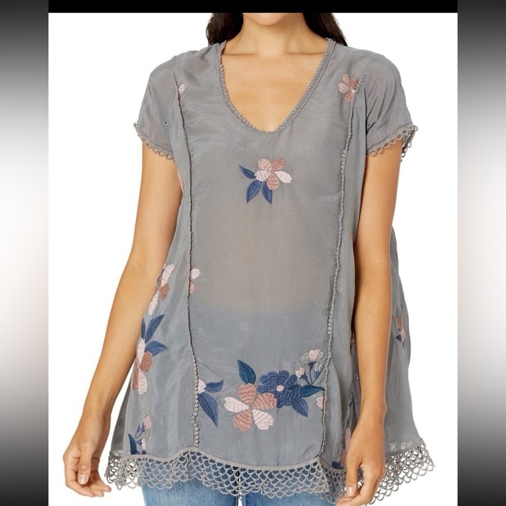 Johnny was XL gray floral embroidered blouse shirt